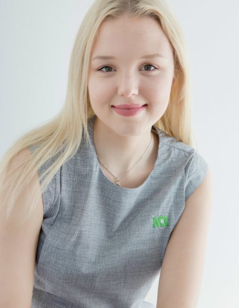 Chloe Richardson - M & R Distributors